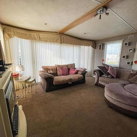 6 Berth Caravan For Hire At Seawick Holiday Park In Clacton-On-Sea Ref 27049Sw Exteriér fotografie