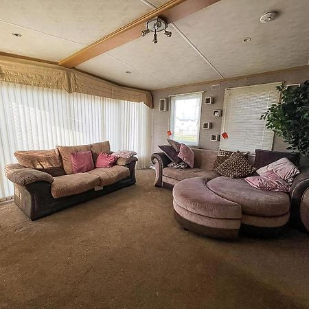 6 Berth Caravan For Hire At Seawick Holiday Park In Clacton-On-Sea Ref 27049Sw Exteriér fotografie