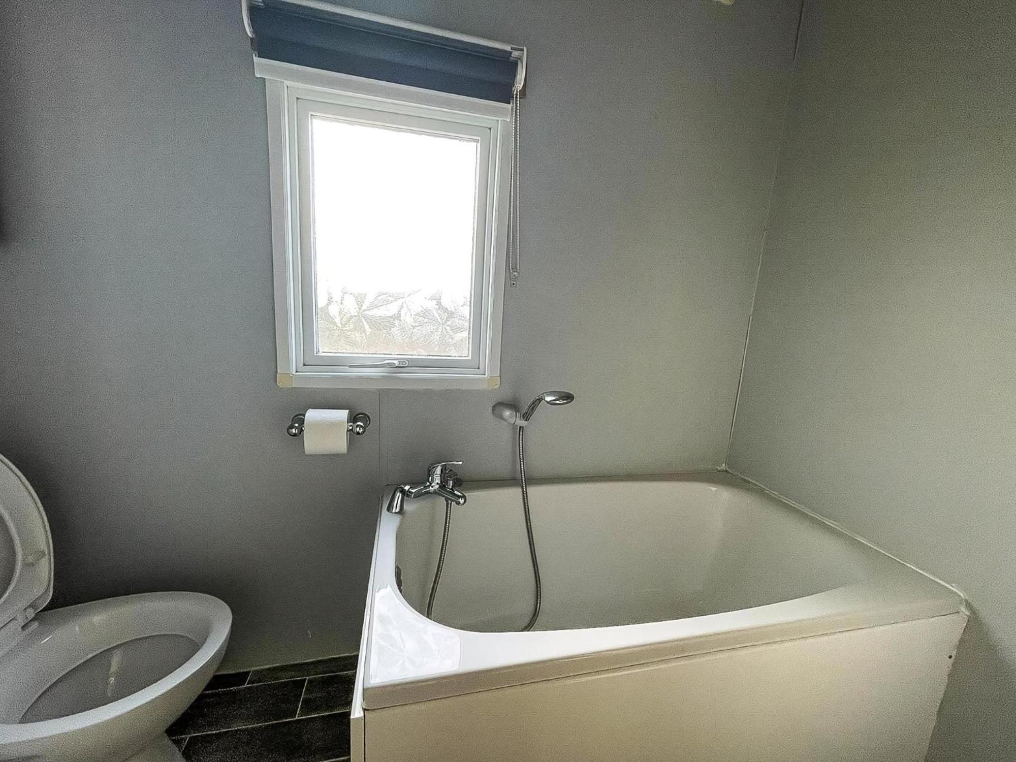 6 Berth Caravan For Hire At Seawick Holiday Park In Clacton-On-Sea Ref 27049Sw Exteriér fotografie